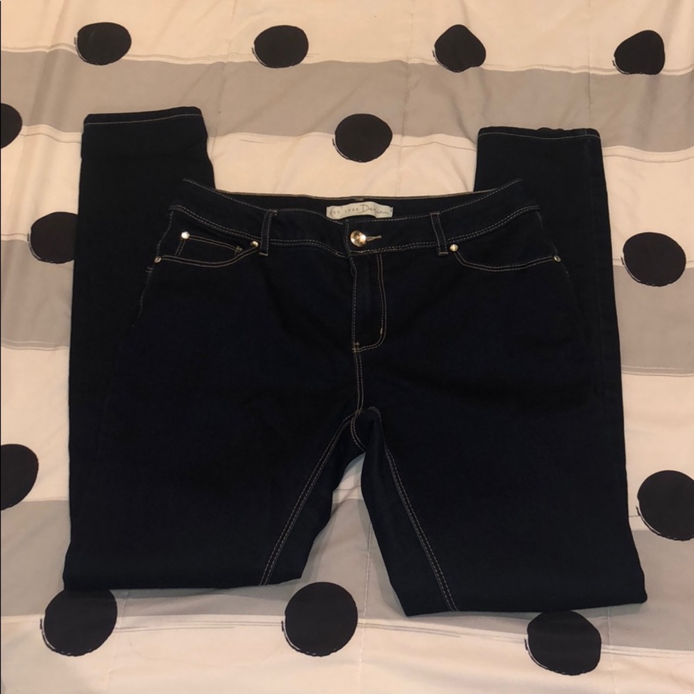 🚨24 hr sale🚨🖤Dark jeans side 8🖤⚜️price is firm